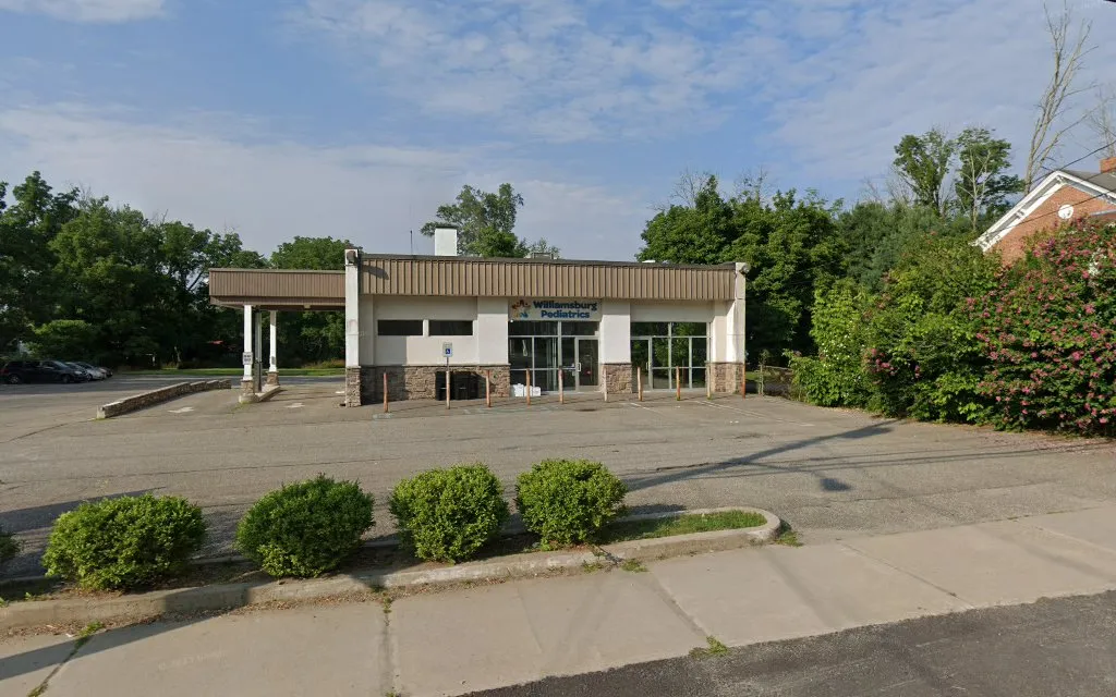 The single-storey office with a covered entrance at 85 Main Street, Bloomingburg
